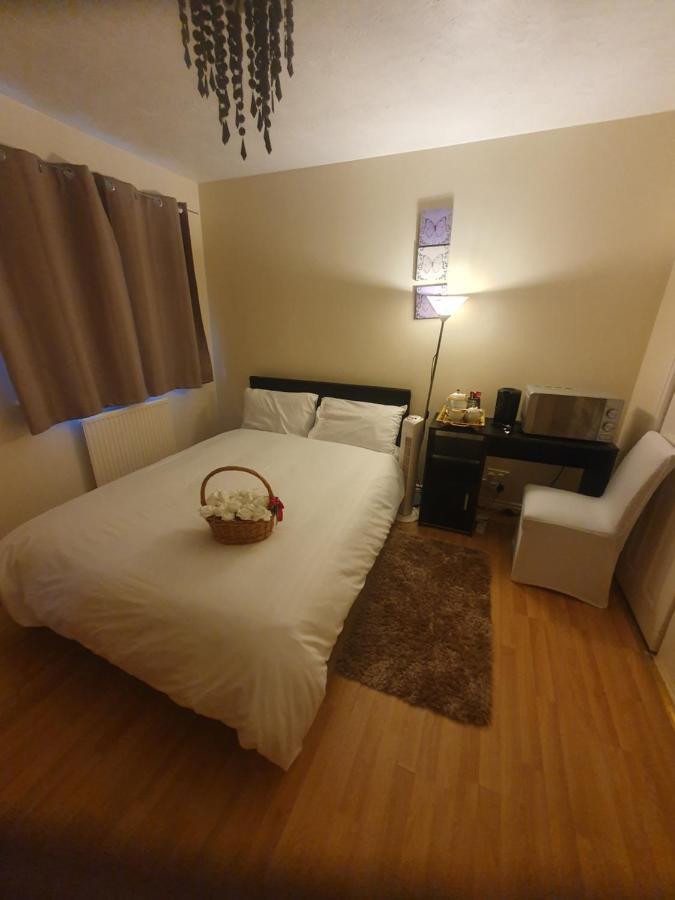 Double Size And Single Room In Barking Exterior foto